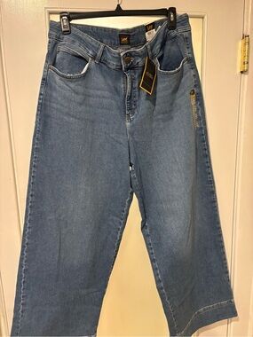 Lee Women's Light Blue Wide-Leg Jeans